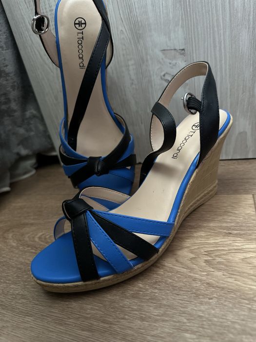 Продам новые туфли