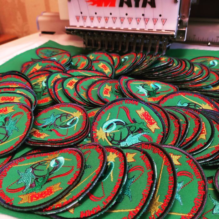 Школьные эмблемы