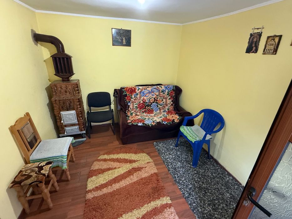 De vânzare casă cu 3 camere, zona Chercea