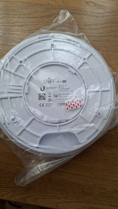 Access Point Ubiquiti UniFi AP AC PRO (UAP-AC-PRO) – Nou, în folie