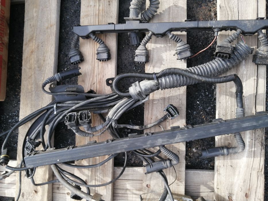 Продам запчасти на бмв 728