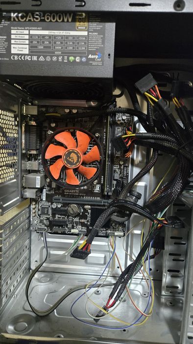 Настольный компютер.