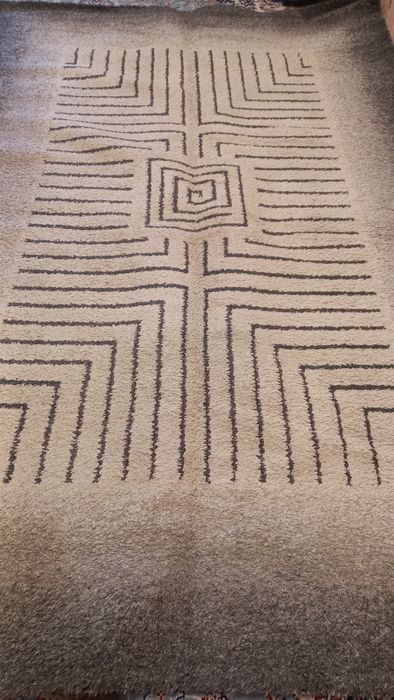 Продам ковёр 2×3