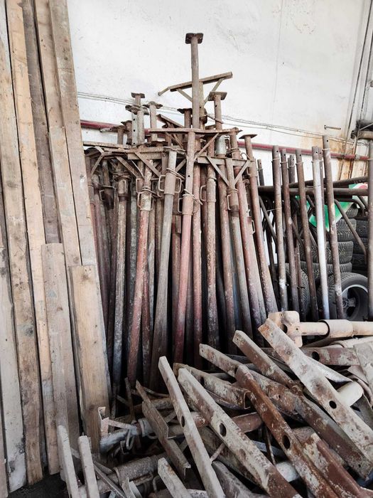 Inchiriez panouri cofraj DOCA 2m si 2.5m, popi metalici, grinzi Doka,