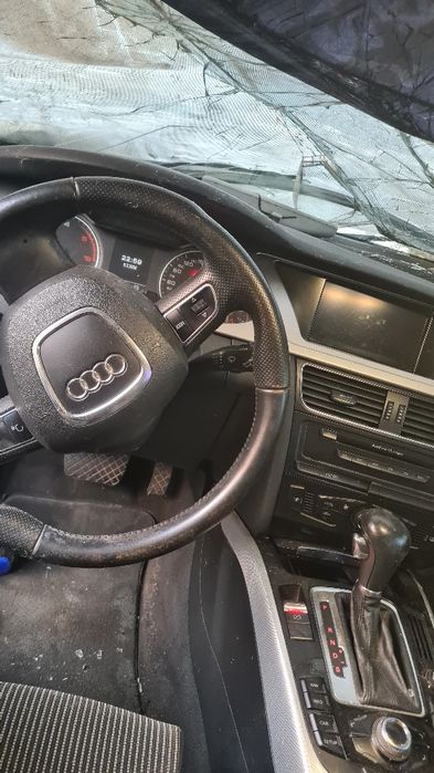 Ауди а4 Б8 на части