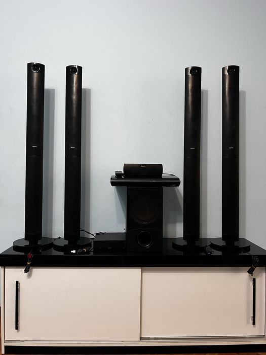 Домашний кинотетар SONY HBD-SZ1000W с колонками и сабуфером в отлич со