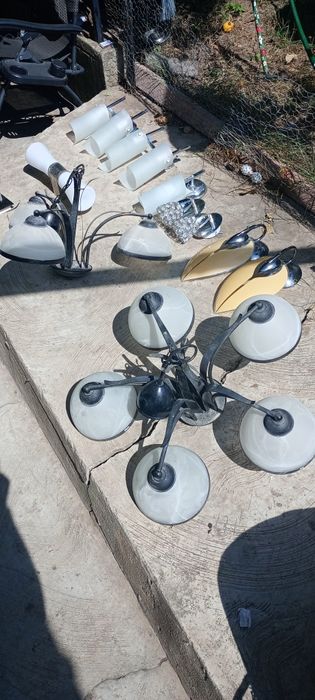 Lustre diferite modele
