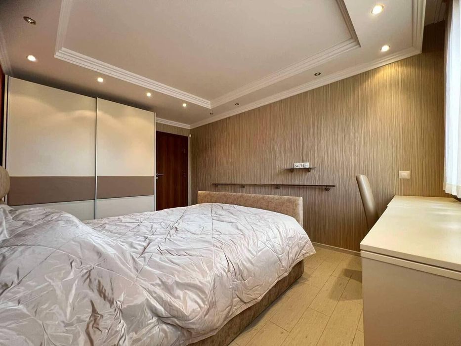 Дава се под наем Двустаен апартамент в Бургас, Изгрев - 89 кв.м за 612 € - Снимка #3