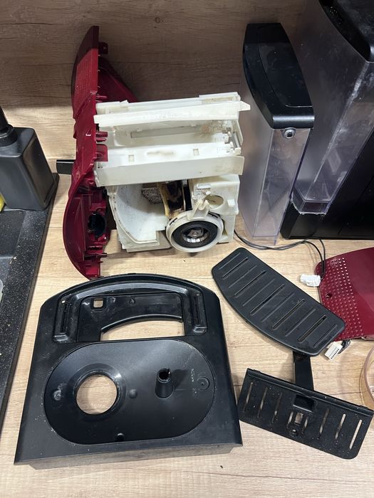 Dezmembrez Espressor automat KRUPS espresseria EA816570 EA816B piese
