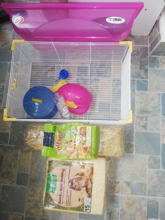 Vand cușcă hamster noua împreună cu accesorii și hrana