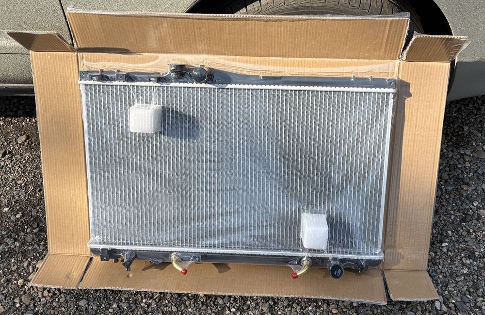Продам радиатор охлаждения Тойота Марк 2