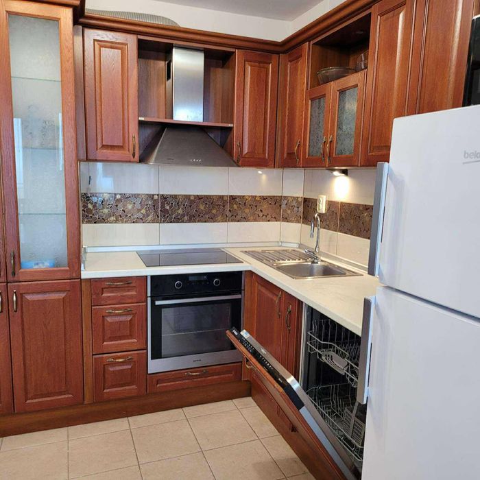 Дава се под наем Тристаен апартамент в Варна, Виница - 120 кв.м за 588 € - Снимка #2