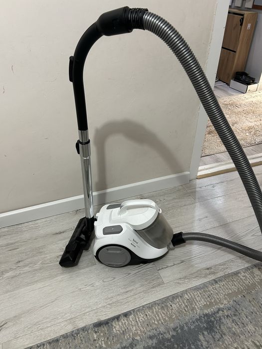 Пылесос рабочий фирменный  Tefal