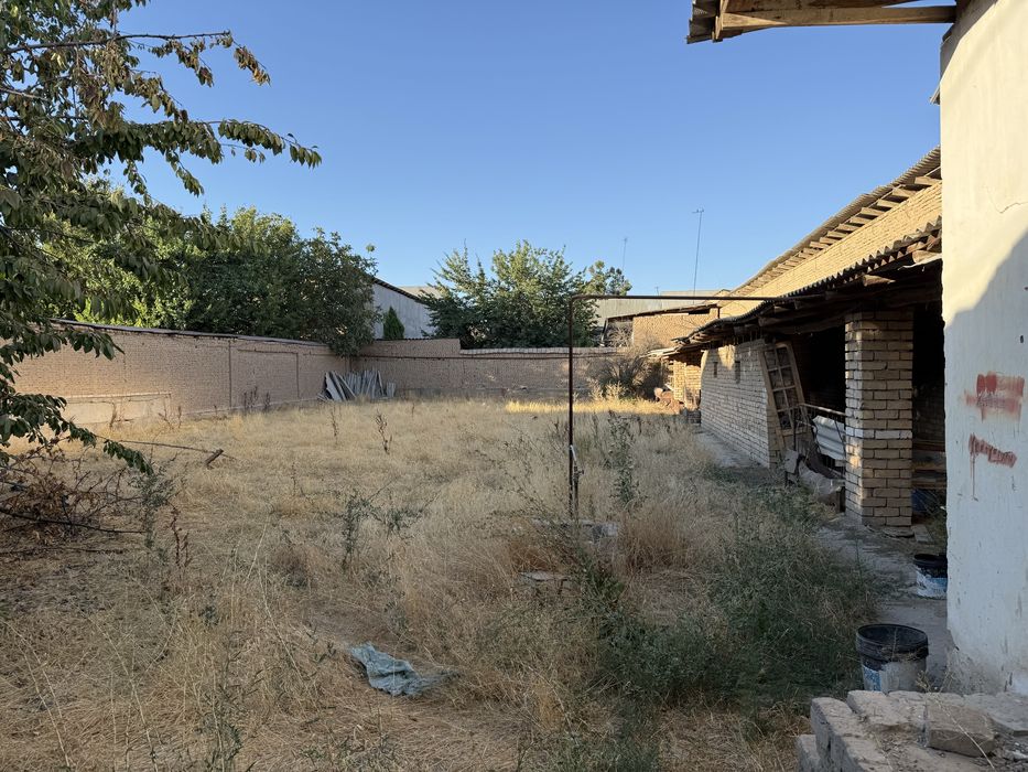 Участка сотилади 8 сотих Янгийул шахар Новда.