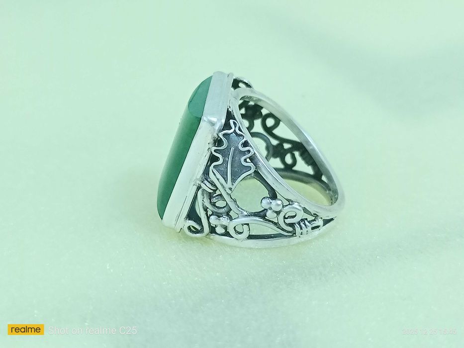 Серебряное кольцо.