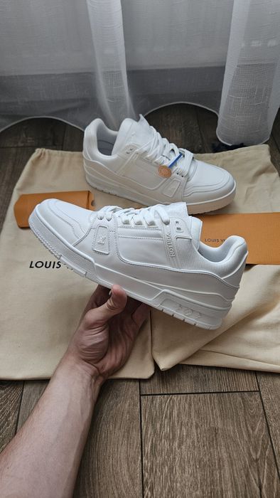 LV Trainer White