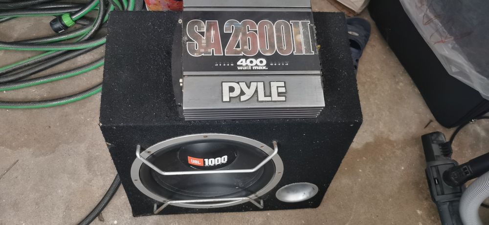 Boxă JBL 1000W  și stație