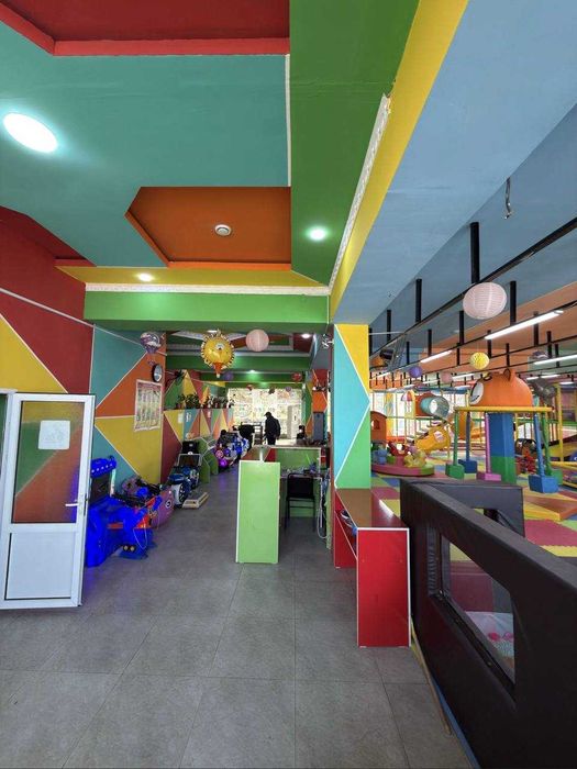 Bulung'ur tuman markazida joylashgan 400 kv.m Noturar Bino Sotiladi.