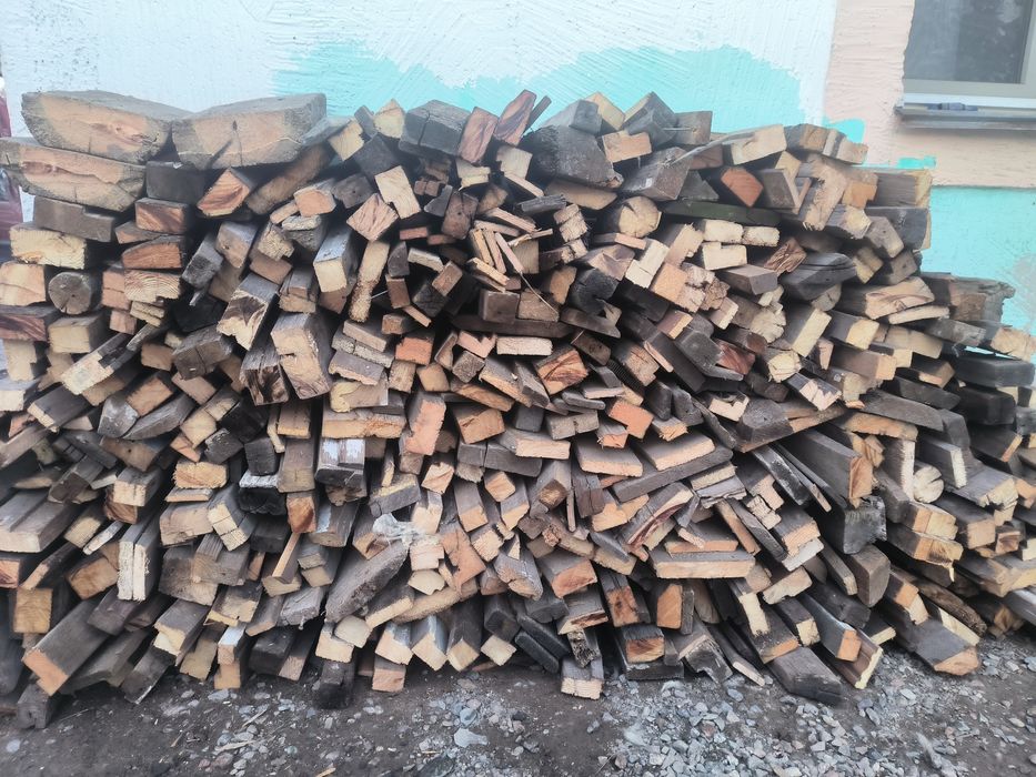 Сухие дрова из досок