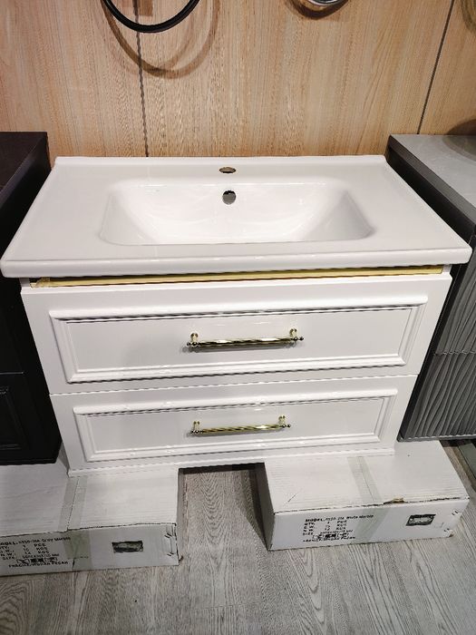 Ossoceramics. Mebel PVC. Dush i rakovina smisitel