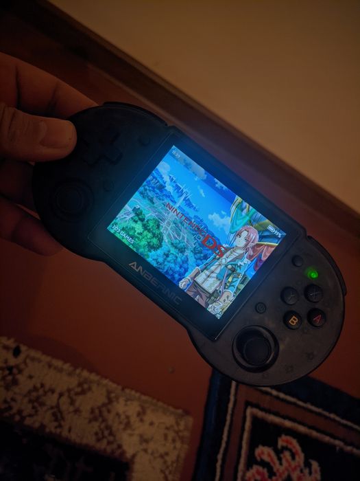 Игравой консол новый