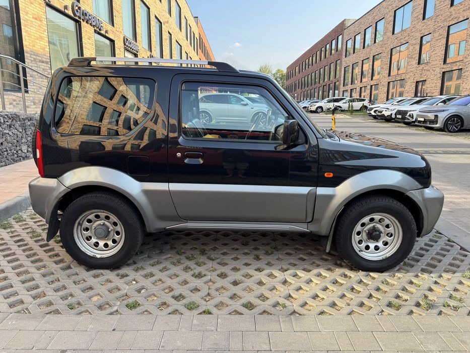 Suzuki Jimny 2011