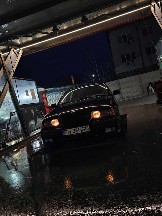 Bmw e36 318is sedan