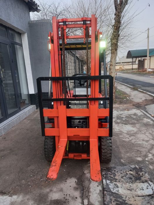 Кара вилочное погрузчик