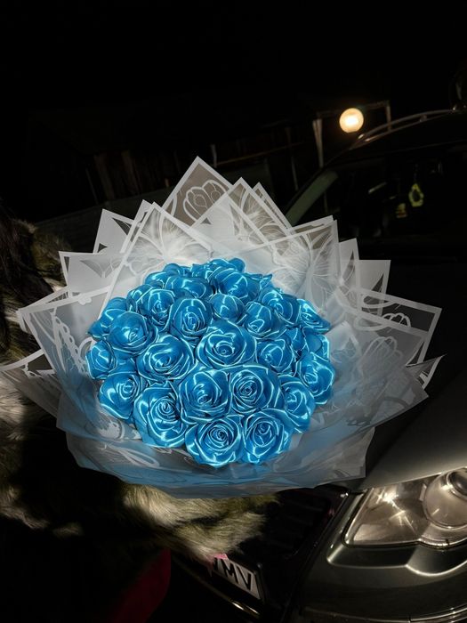 Buchete trandafiri din satin