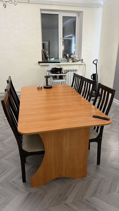 Продам стол и стулья