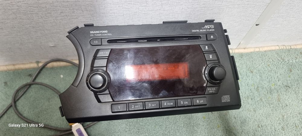 Ssang Yong magnitafon sotiladi