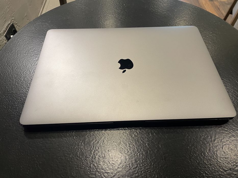 MacBook Pro 16-inch, 2019, Core i9, 16 GB RAM, 1TB SSD