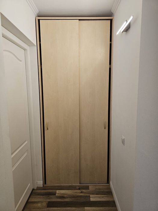 Dulap cu usi glisante