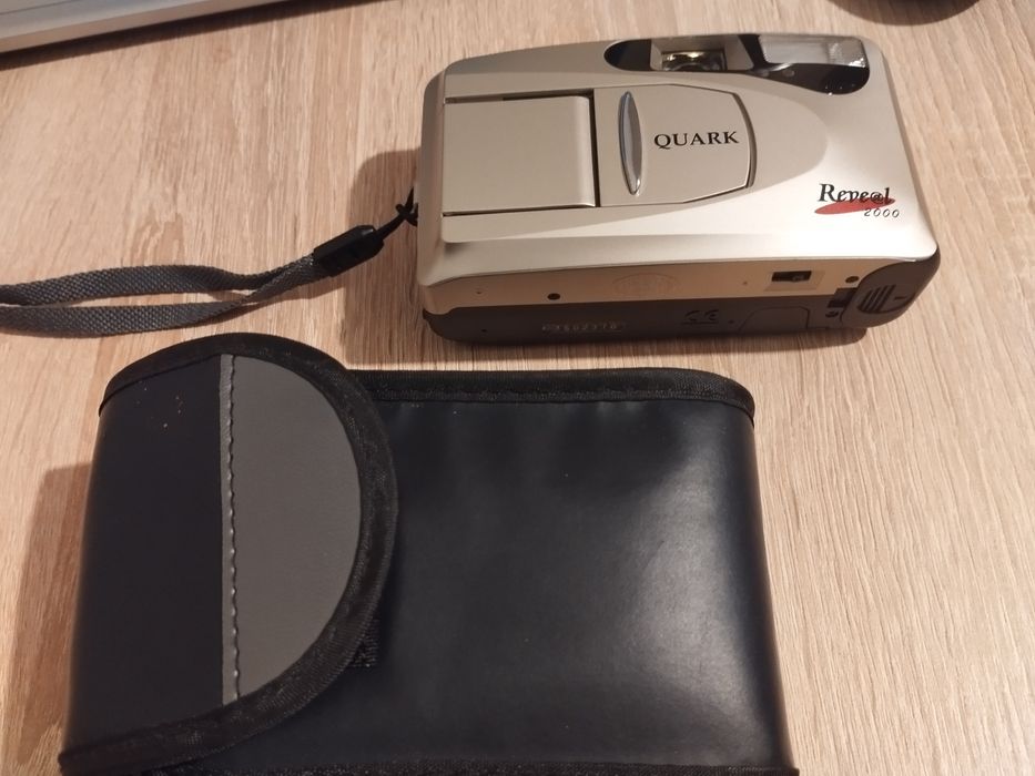 Aparat foto pe film Quark Reveal 2000 + Husă (Vintage / Pentru