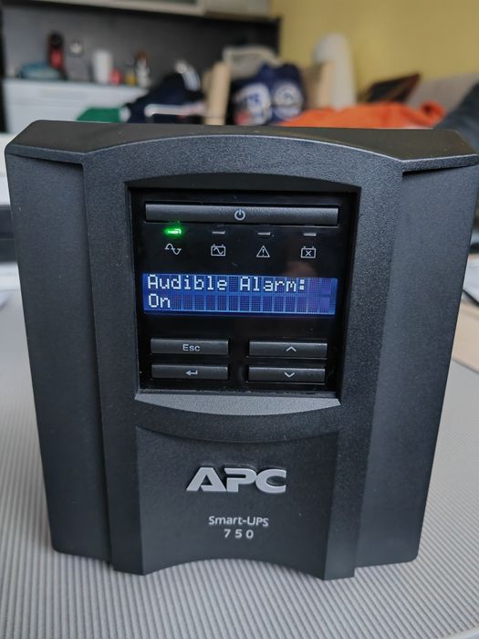 UPS APC SMT750IC Smart-UPS 750VA/230V, Line Interactive, Tower