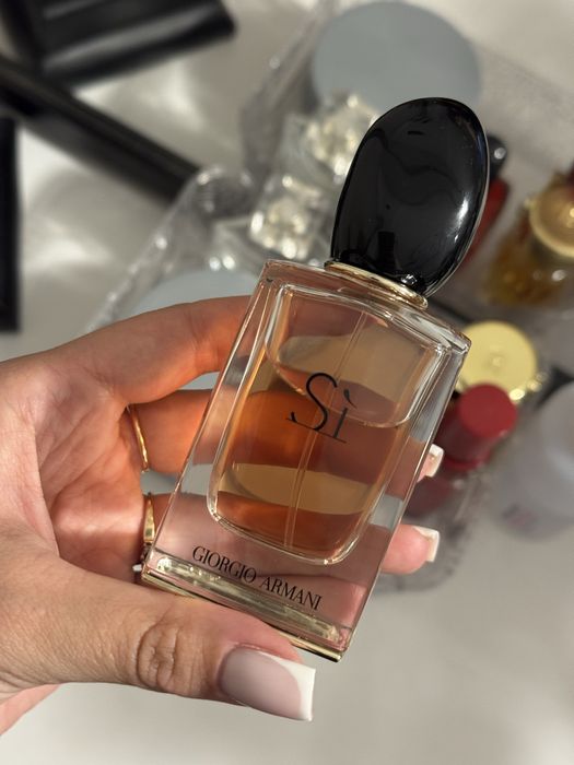 Продам оригинальный парфюм Armani Si