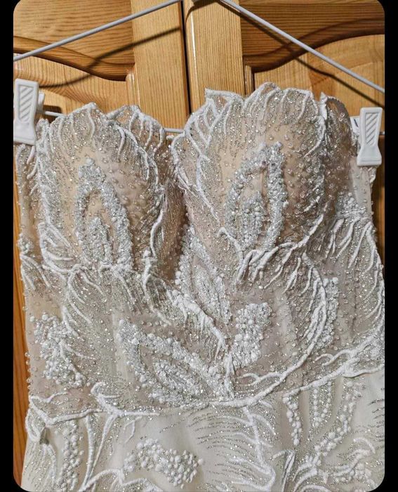 Продавам елегантна рокля