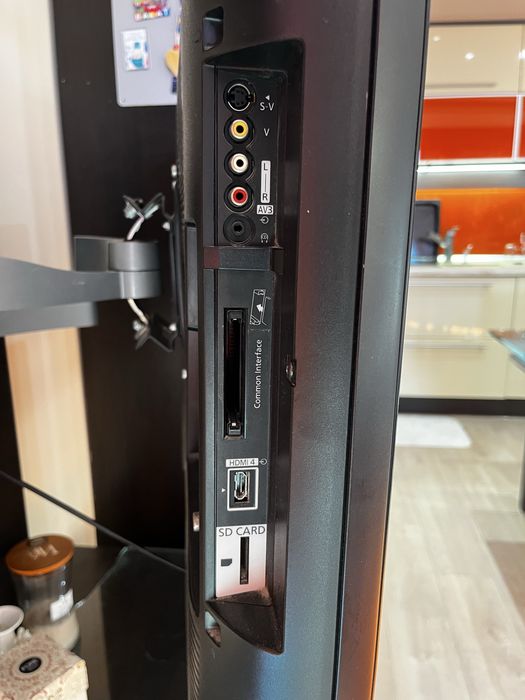Телевизор Panasonic Viera TX-L37G10E 37 инча