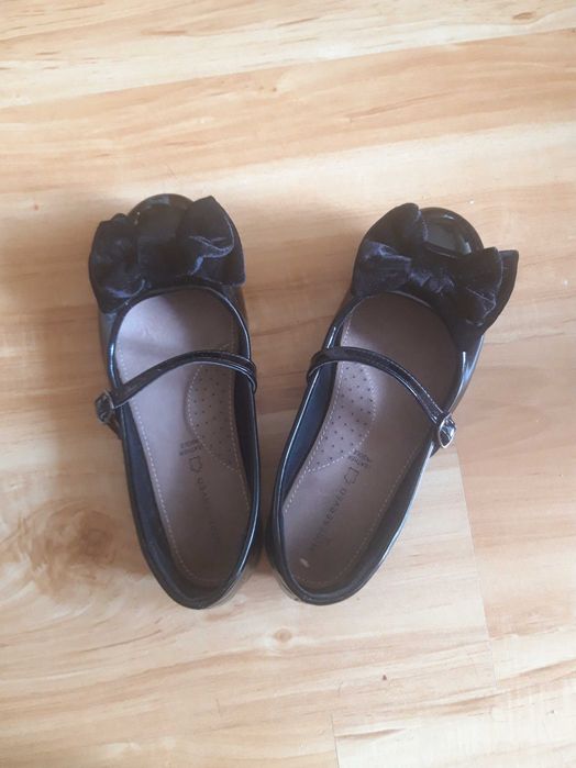 Лачени обувки за момиче