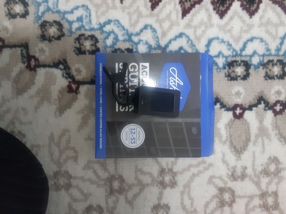 Gitara eshten akustik chixol bilan