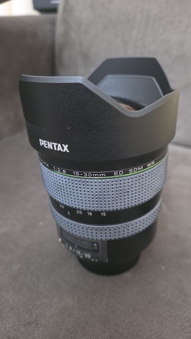 Aparat foto Pentax K1, full-frame cu obiective, trusa sau separat.
