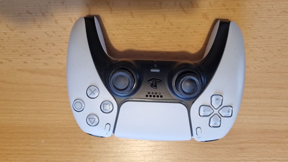Продавам джойстик за PlayStation 5