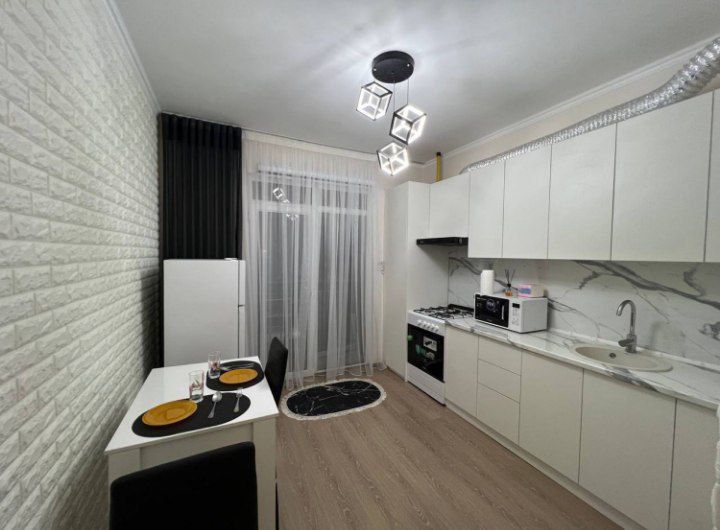 Mirzo Ulugʻbek Pushkin metro yaqnida arenda