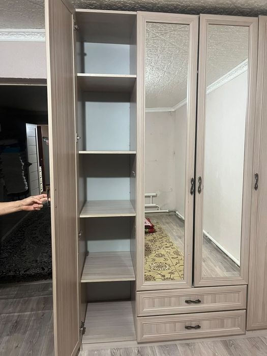 Шкаф жатын бөлмеге
