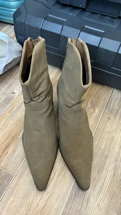 Женская весенняя обувь