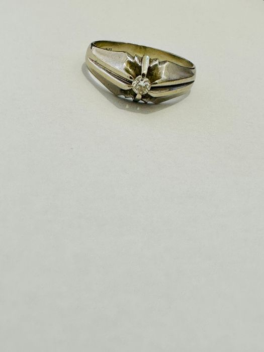 Inel aur 18 karate vintage cu diamant central natural