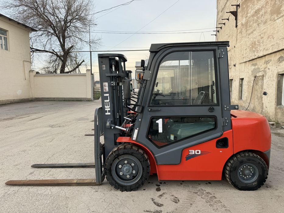 Вилочный погрузчик кара автокара