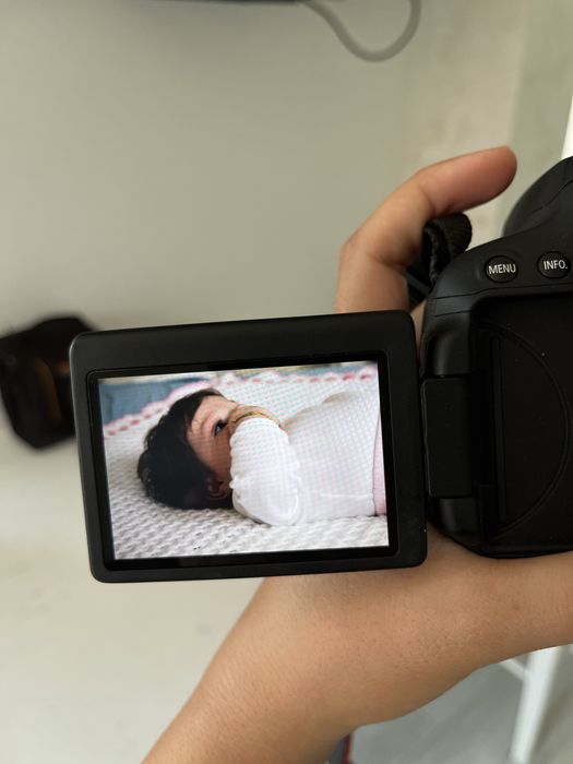 Апарат Canon EOS 700d