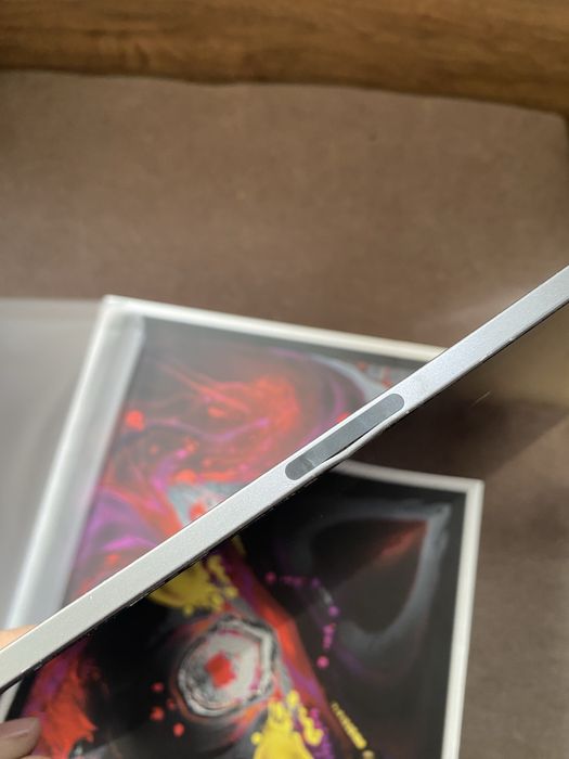 iPad Pro 12.9 inch 3 генерация 64GB с кутия