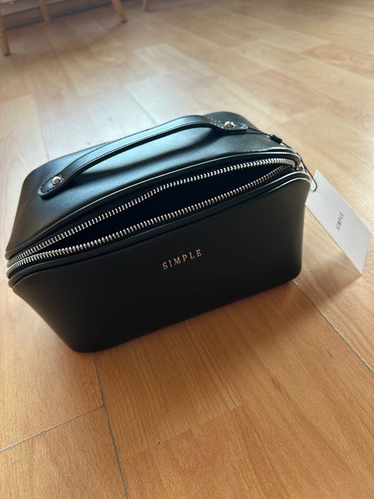 Нов! Несесер са грим, изкуствена кожа